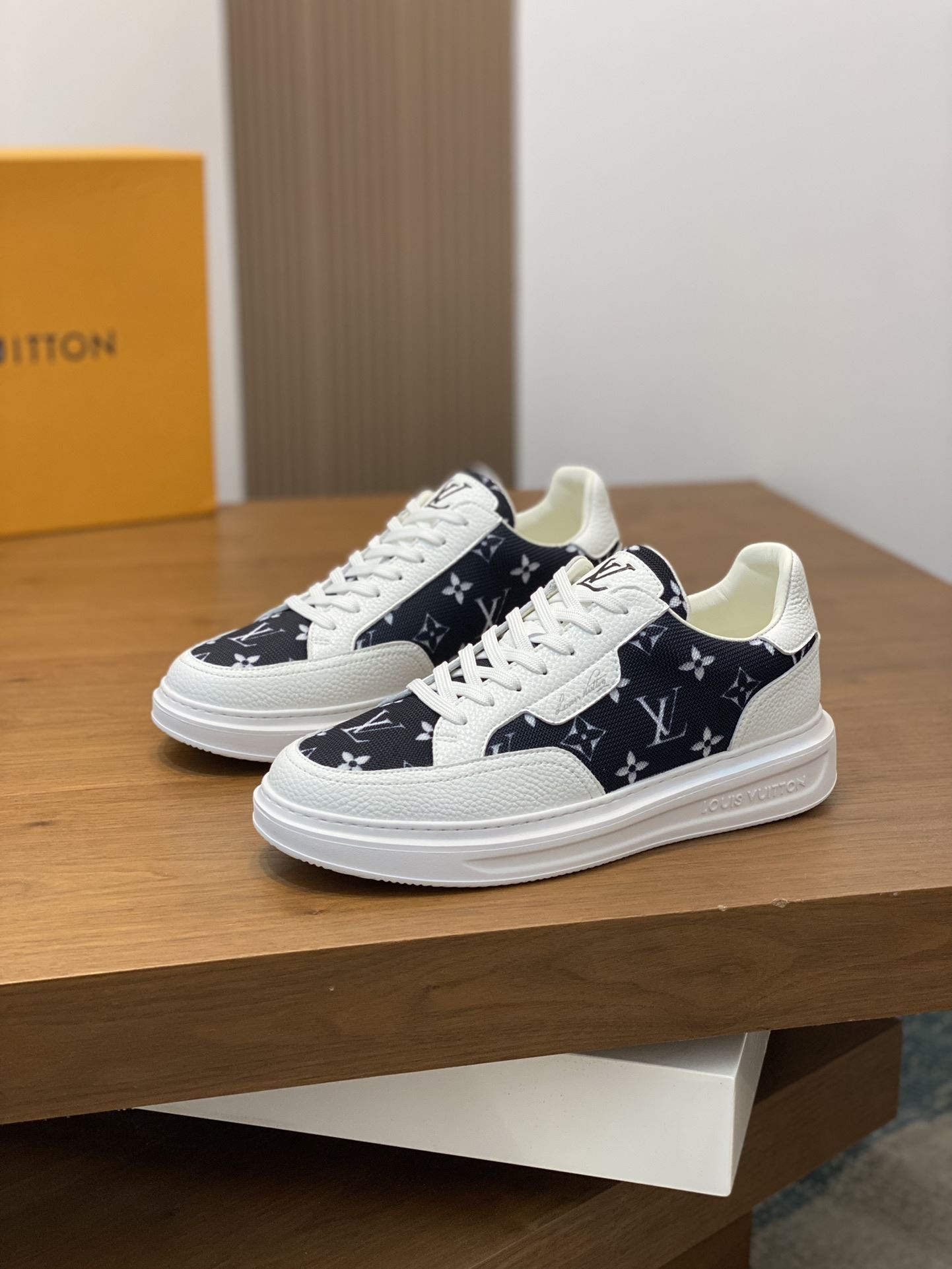 Louis Vuitton Low Shoes